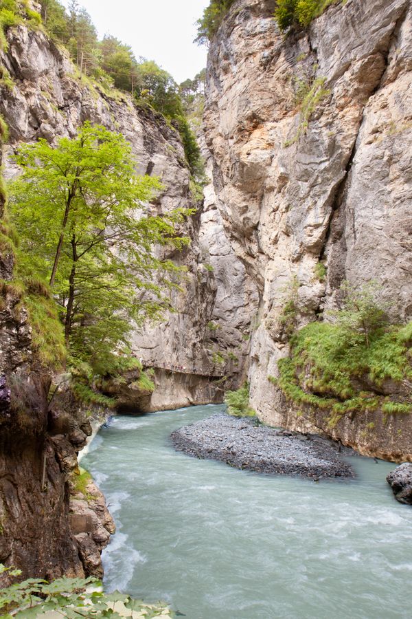 Is Aareschlucht in Zwitserland het bezoeken waard? + TIPS!