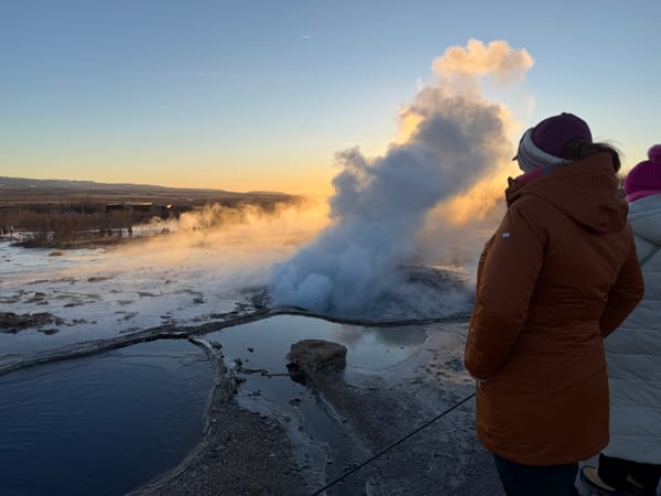 Strokkur Geysir: onze indrukwekkende kennismaking met IJsland